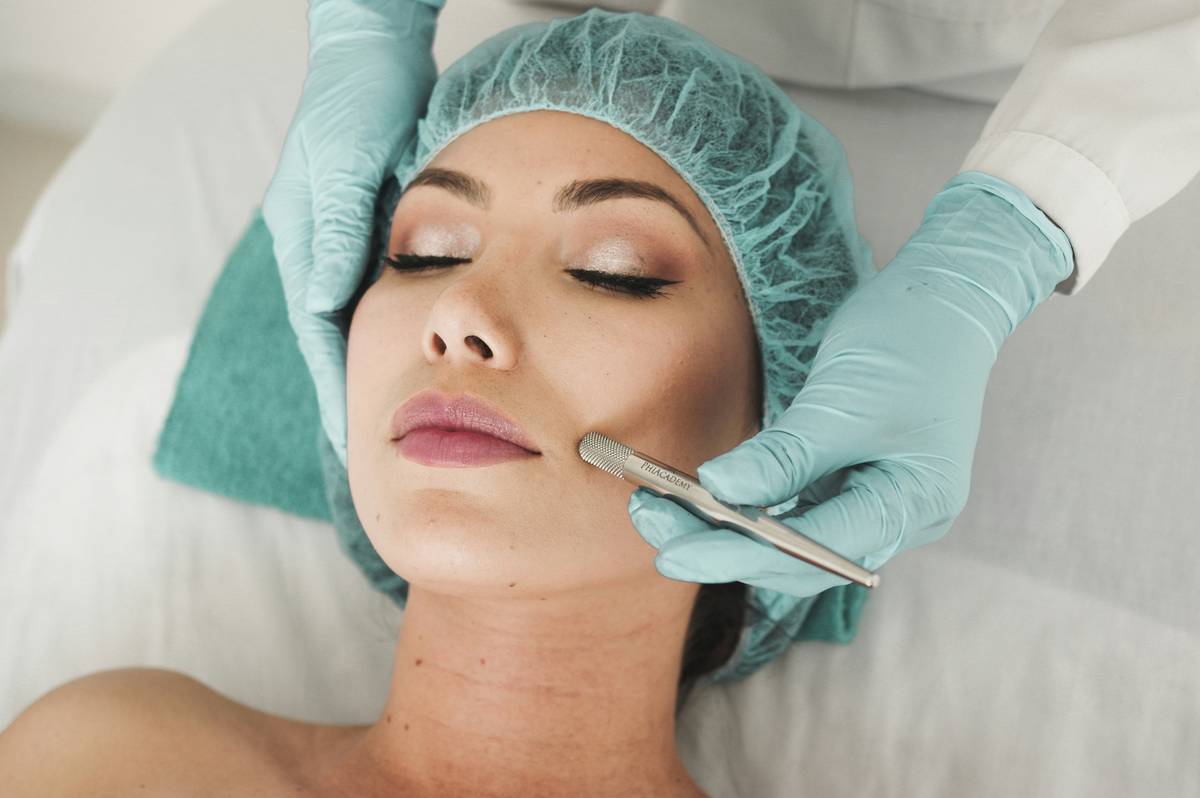 10 Science-Backed Dry Body Brush Benefits (Plus My Glowy Skin Confession)